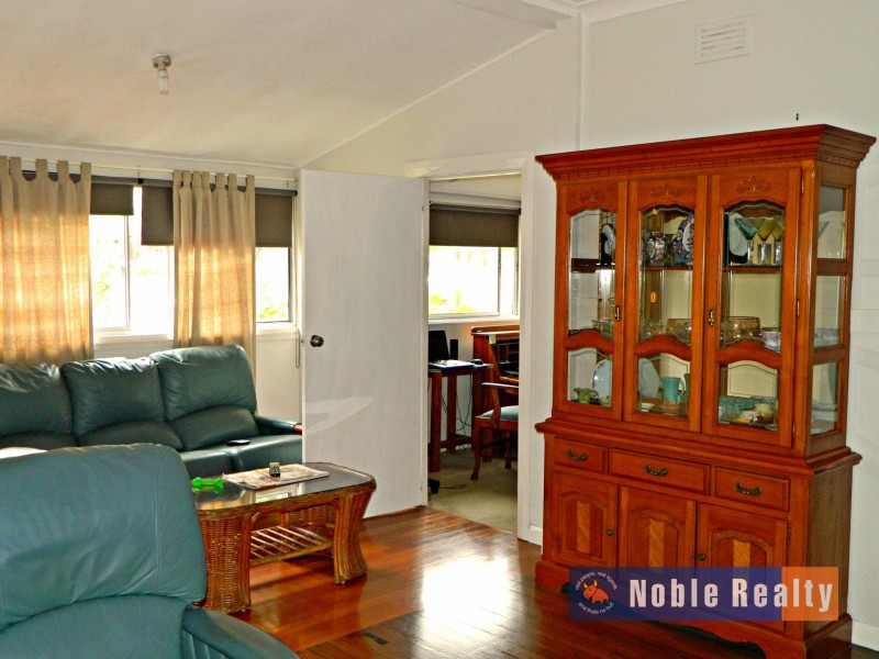 33 Tuncurry Street, Tuncurry NSW 2428