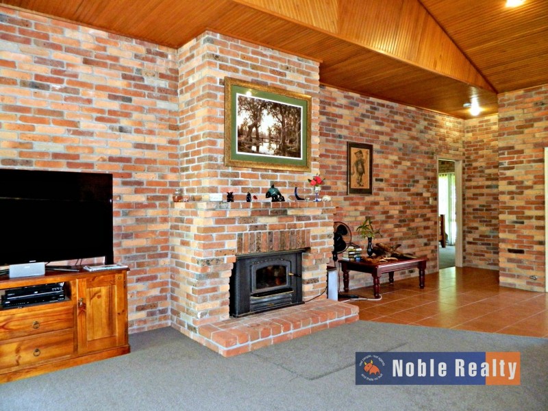 27 Tulloch Road, Tuncurry NSW 2428