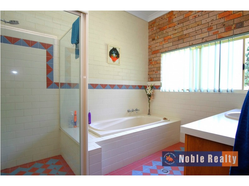 27 Tulloch Road, Tuncurry NSW 2428