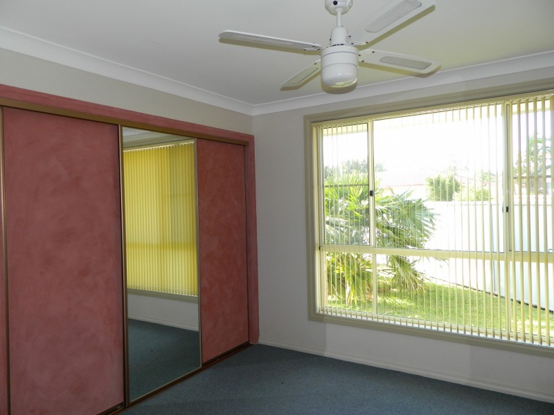 8 Tandara Place, Forster NSW 2428