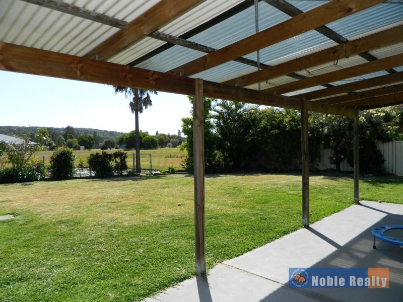8 Tandara Place, Forster NSW 2428