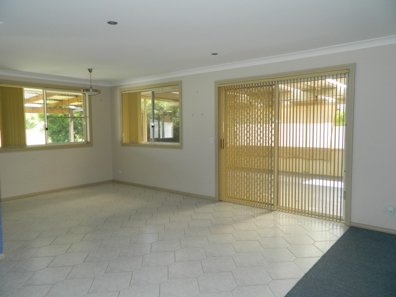 8 Tandara Place, Forster NSW 2428