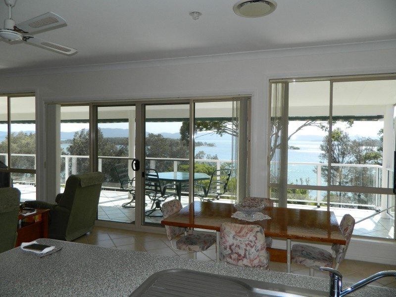 25 Green Point Drive, Green Point NSW 2428