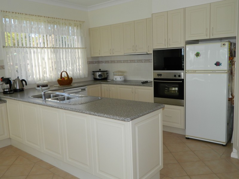 25 Green Point Drive, Green Point NSW 2428