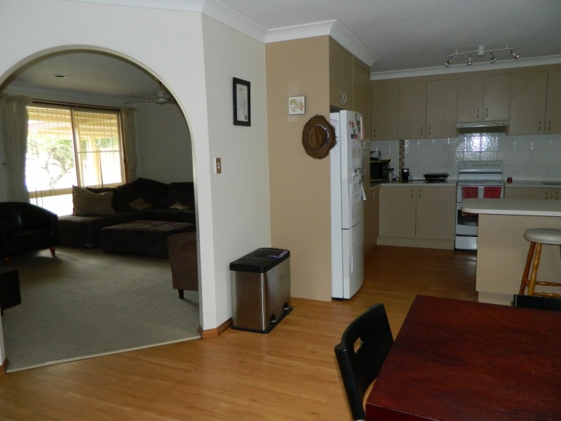 42 Hind Avenue, Forster NSW 2428