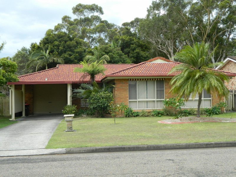 42 Hind Avenue, Forster NSW 2428