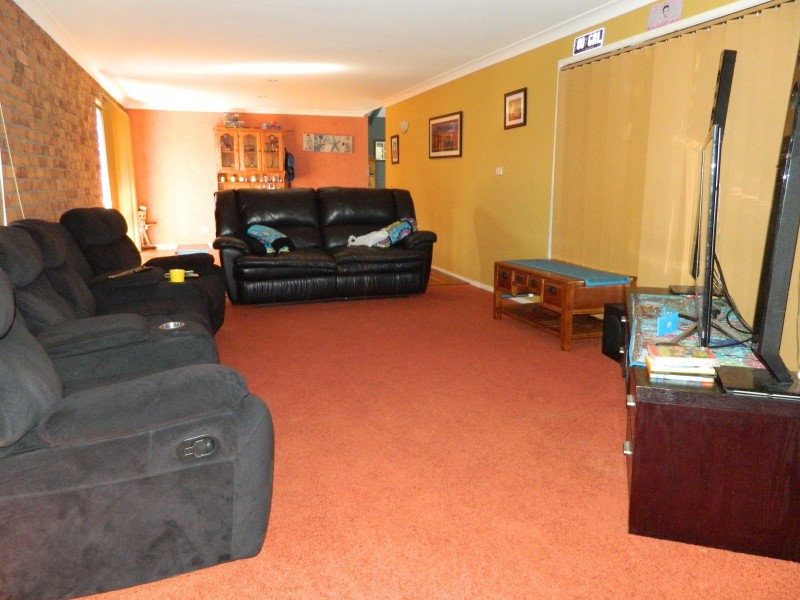 25 Woodward Place, Tuncurry NSW 2428