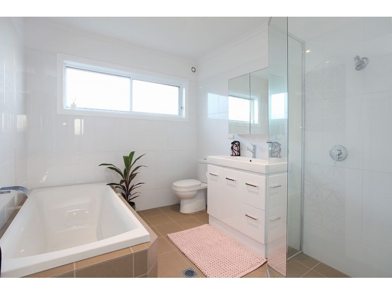 1 Carinda Place, Forster NSW 2428