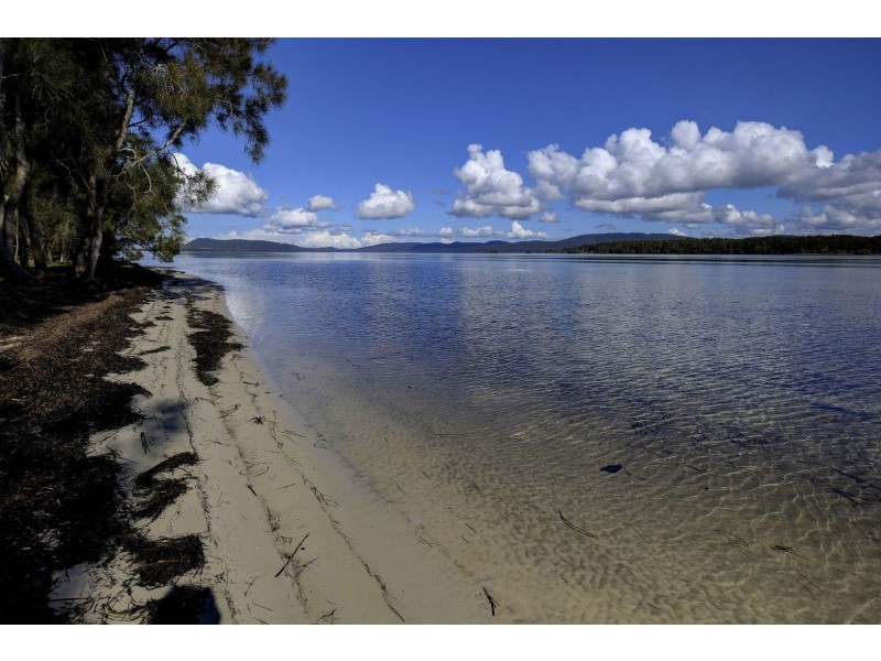 35 Green Point Drive, Green Point NSW 2428
