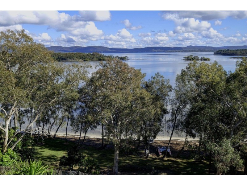 35 Green Point Drive, Green Point NSW 2428