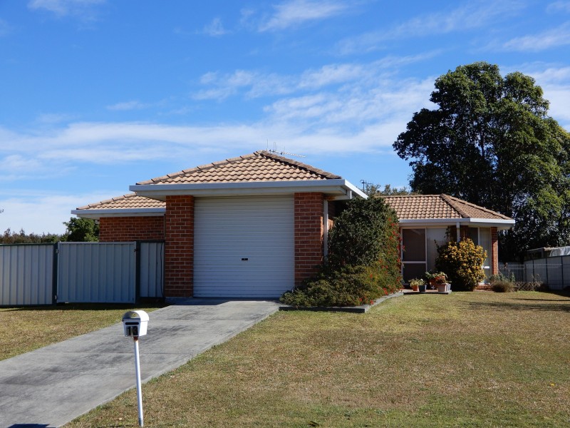 13 Eyre Crescent, Forster NSW 2428
