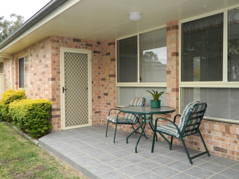 2/5 Cross Street, Forster NSW 2428