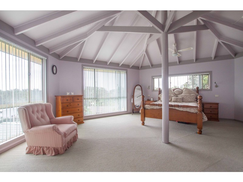 25 Seabreeze Parade, Green Point NSW 2428