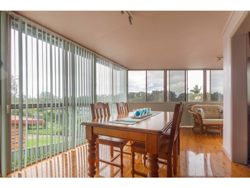 25 Seabreeze Parade, Green Point NSW 2428