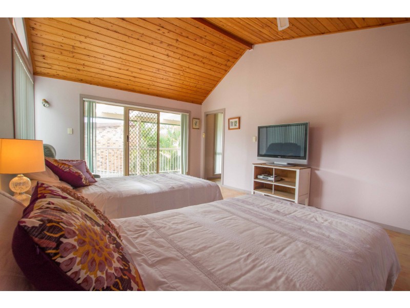 25 Seabreeze Parade, Green Point NSW 2428