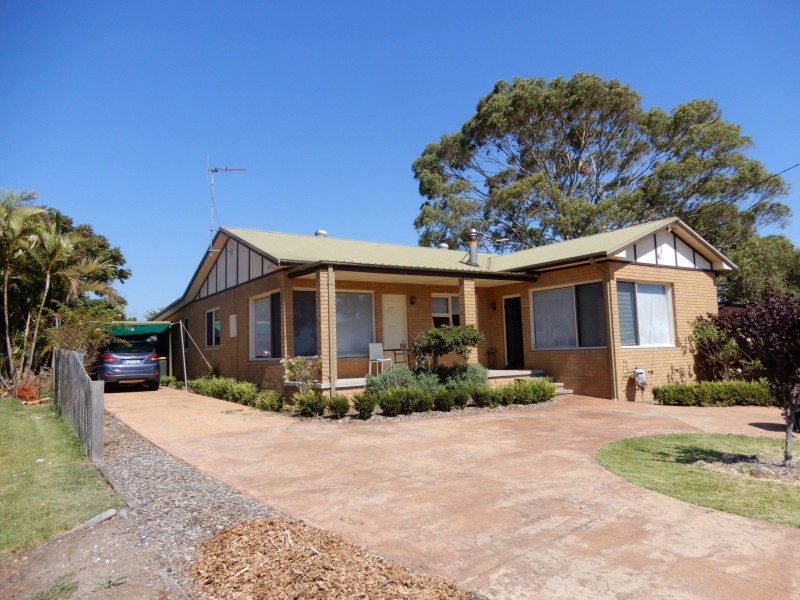 4 Skye Crescent, Forster NSW 2428