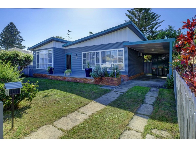 9 Robert Street, Forster NSW 2428