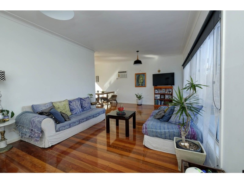 9 Robert Street, Forster NSW 2428