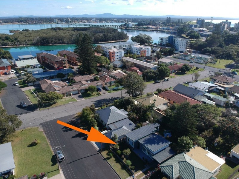 9 Robert Street, Forster NSW 2428