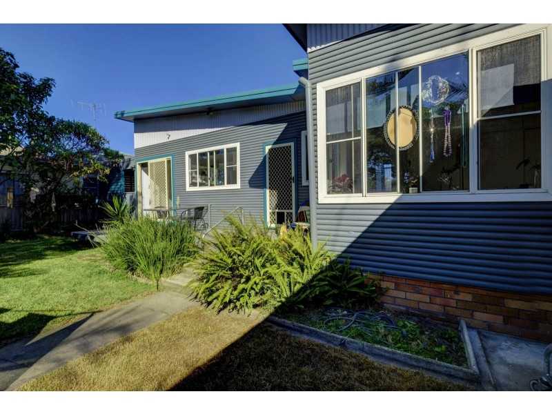 9 Robert Street, Forster NSW 2428