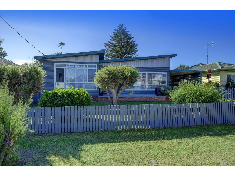 9 Robert Street, Forster NSW 2428