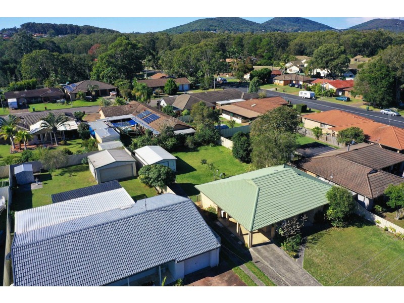 174 The Lakes Way, Forster NSW 2428