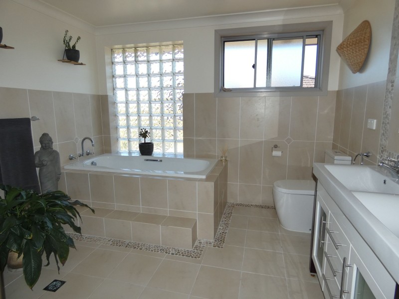 180 Kularoo Drive, Forster NSW 2428