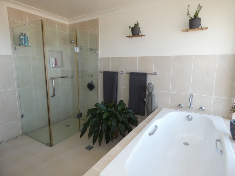 180 Kularoo Drive, Forster NSW 2428