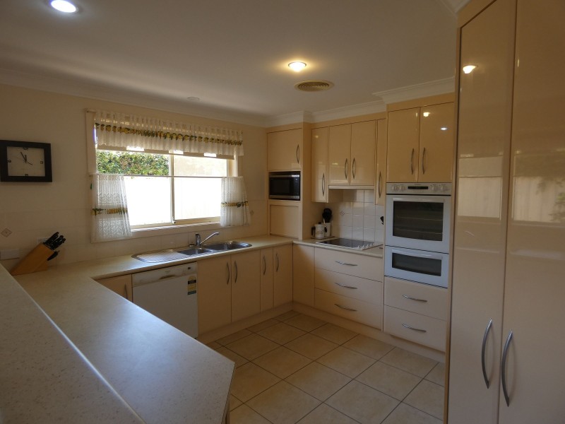 5 Hakea Place, Tuncurry NSW 2428