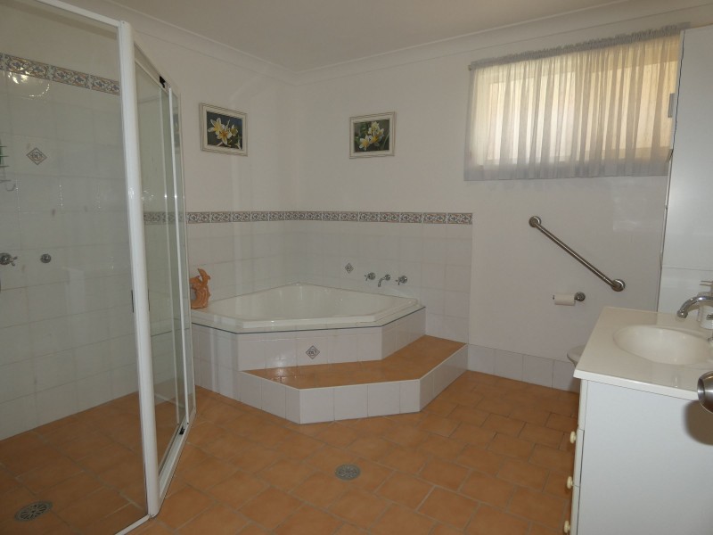 5 Hakea Place, Tuncurry NSW 2428
