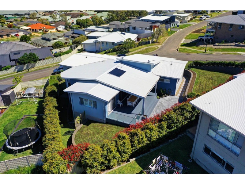 4 Manara Crescent, Forster NSW 2428