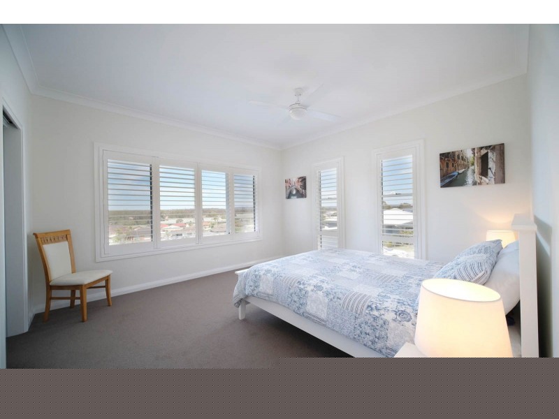 4 Manara Crescent, Forster NSW 2428