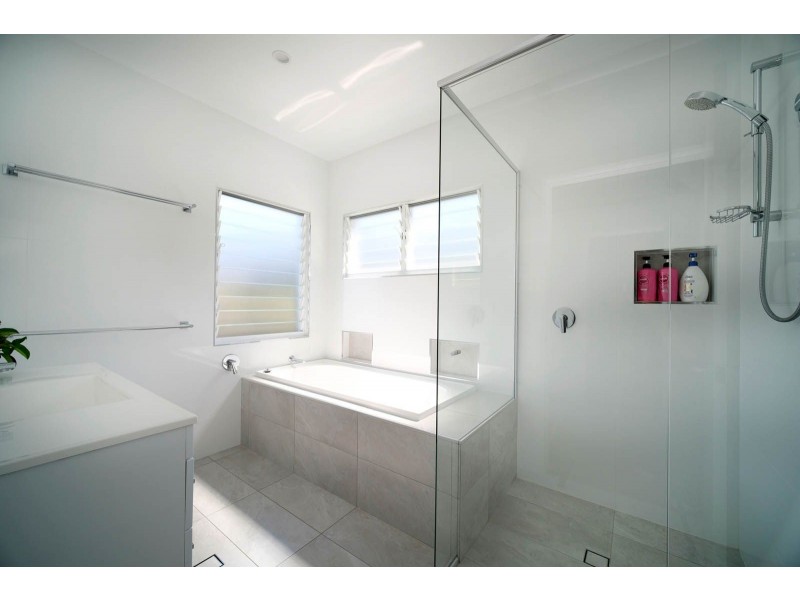 4 Manara Crescent, Forster NSW 2428