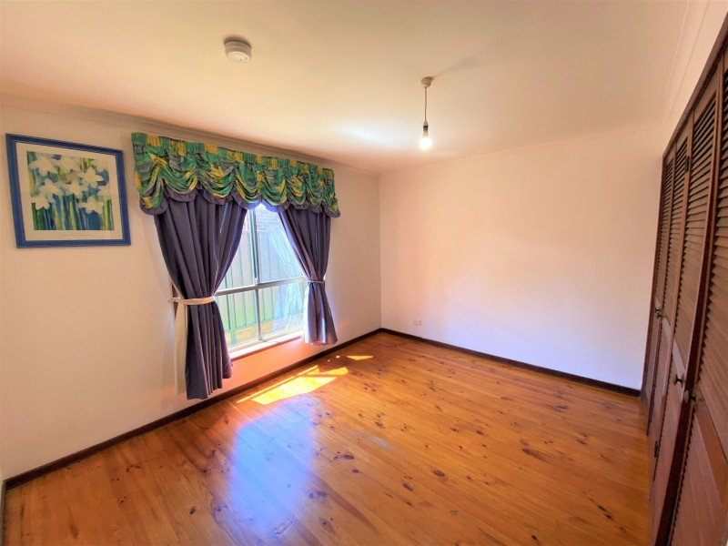 8 Seabreeze Parade, Green Point NSW 2428