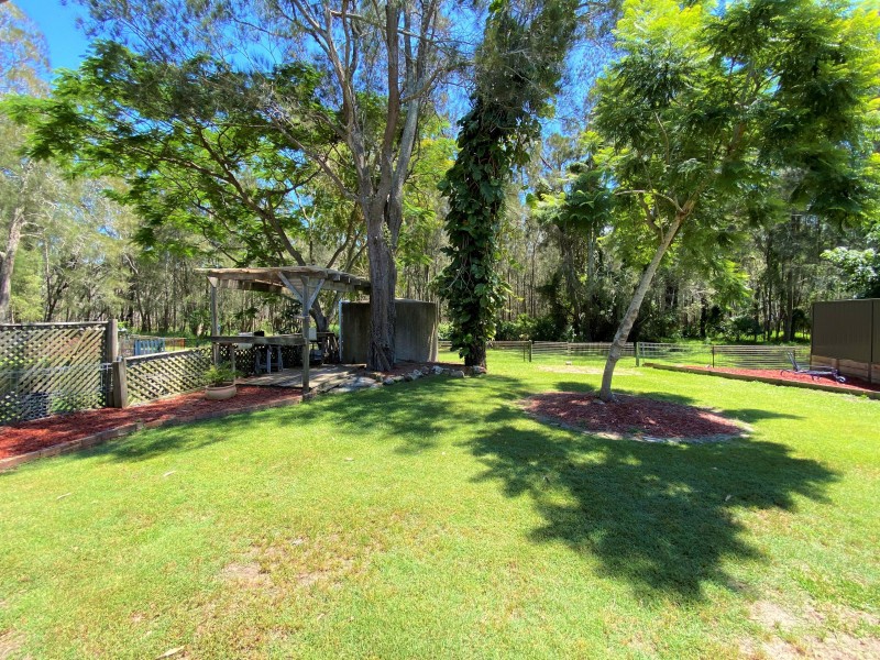 8 Seabreeze Parade, Green Point NSW 2428