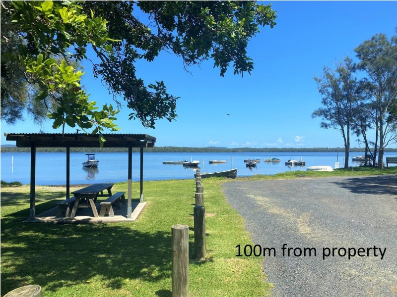 8 Seabreeze Parade, Green Point NSW 2428