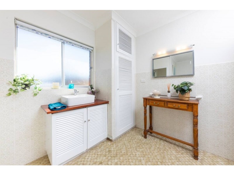 7 Churchill Road, Forster NSW 2428