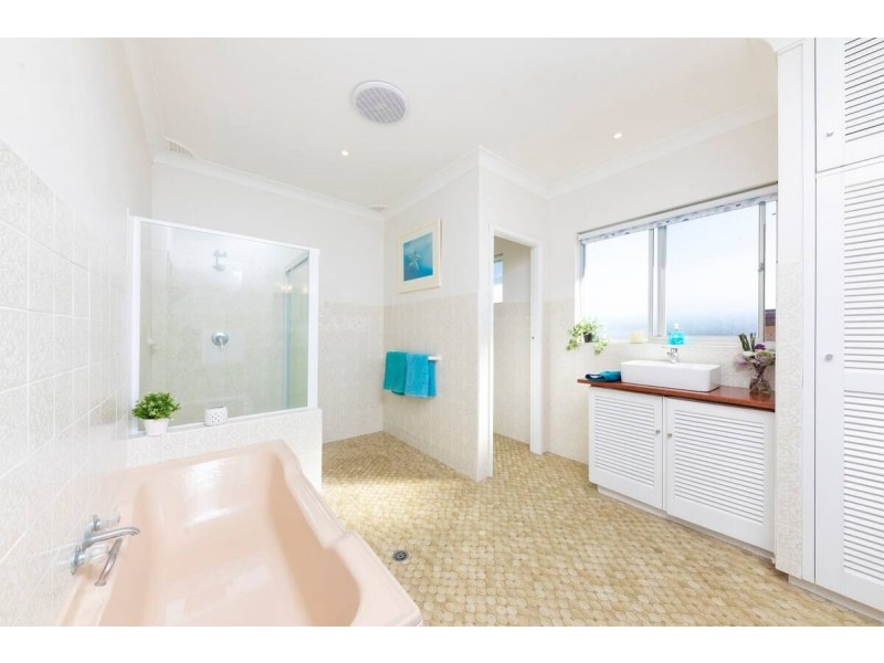 7 Churchill Road, Forster NSW 2428