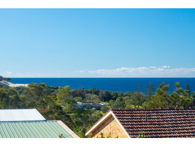 7 Churchill Road, Forster NSW 2428