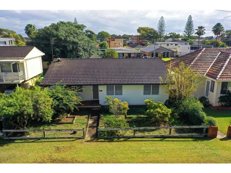 23 Beach Street, Tuncurry NSW 2428