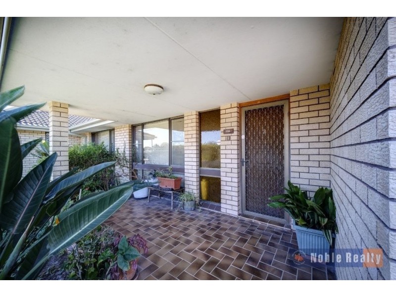 2/23 Robert Street, Forster NSW 2428