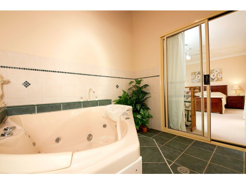 4 Gunsynd Close, Tuncurry NSW 2428