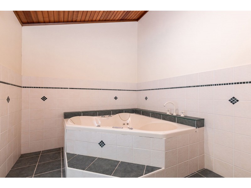 4 Gunsynd Close, Tuncurry NSW 2428
