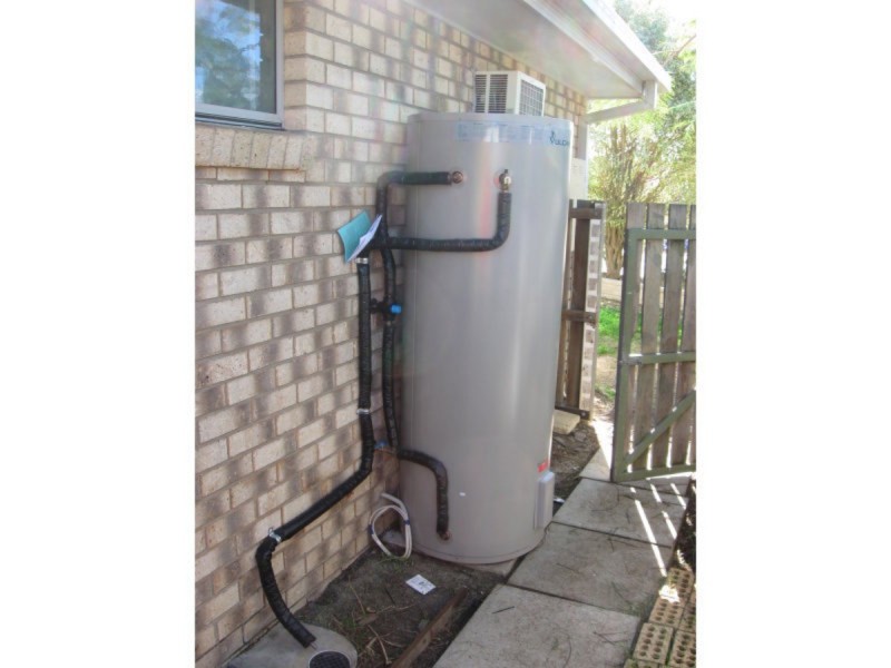 79 David Street (SALE), North Booval QLD 4304