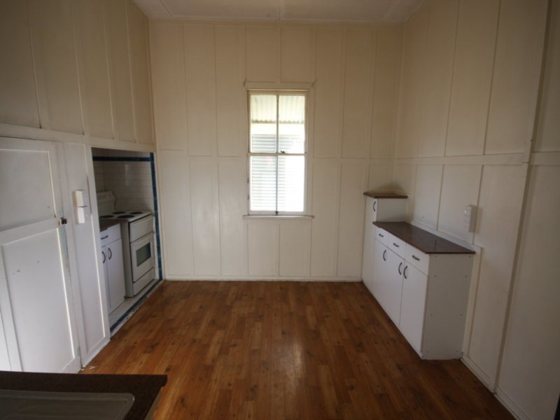 119 Brisbane Road, Booval QLD 4304
