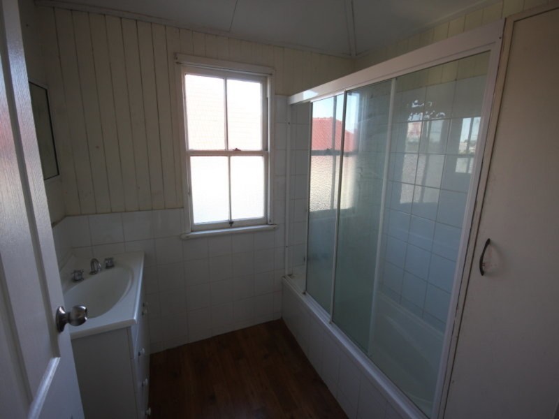 119 Brisbane Road, Booval QLD 4304
