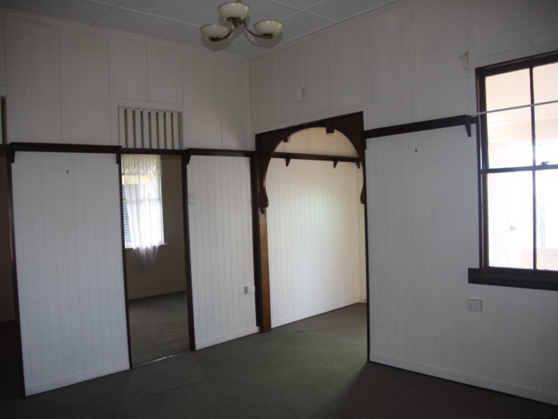 119 Brisbane Road, Booval QLD 4304