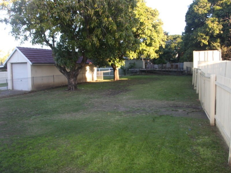 119 Brisbane Road, Booval QLD 4304
