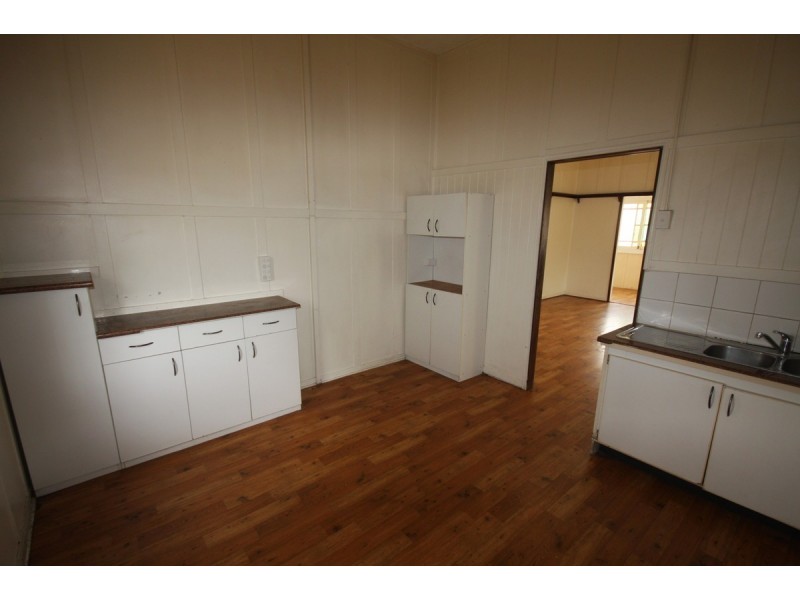119 Brisbane Road, Booval QLD 4304