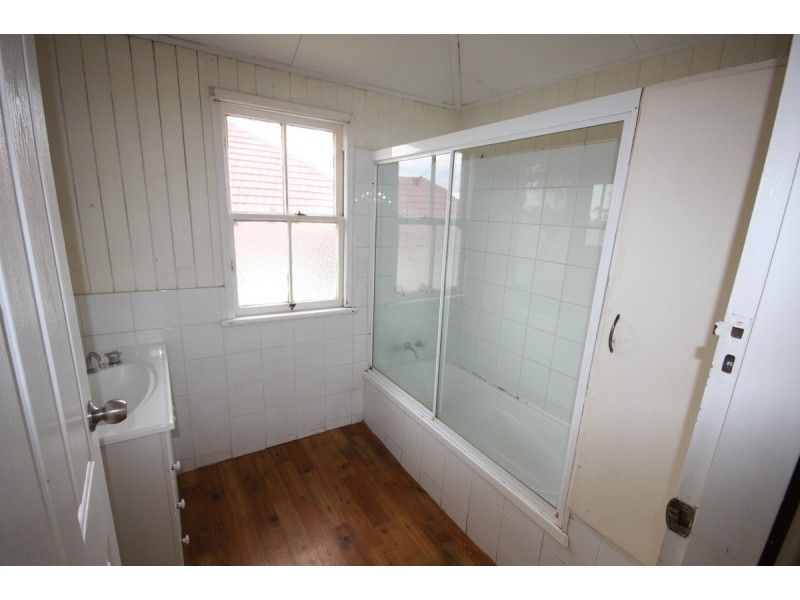 119 Brisbane Road, Booval QLD 4304